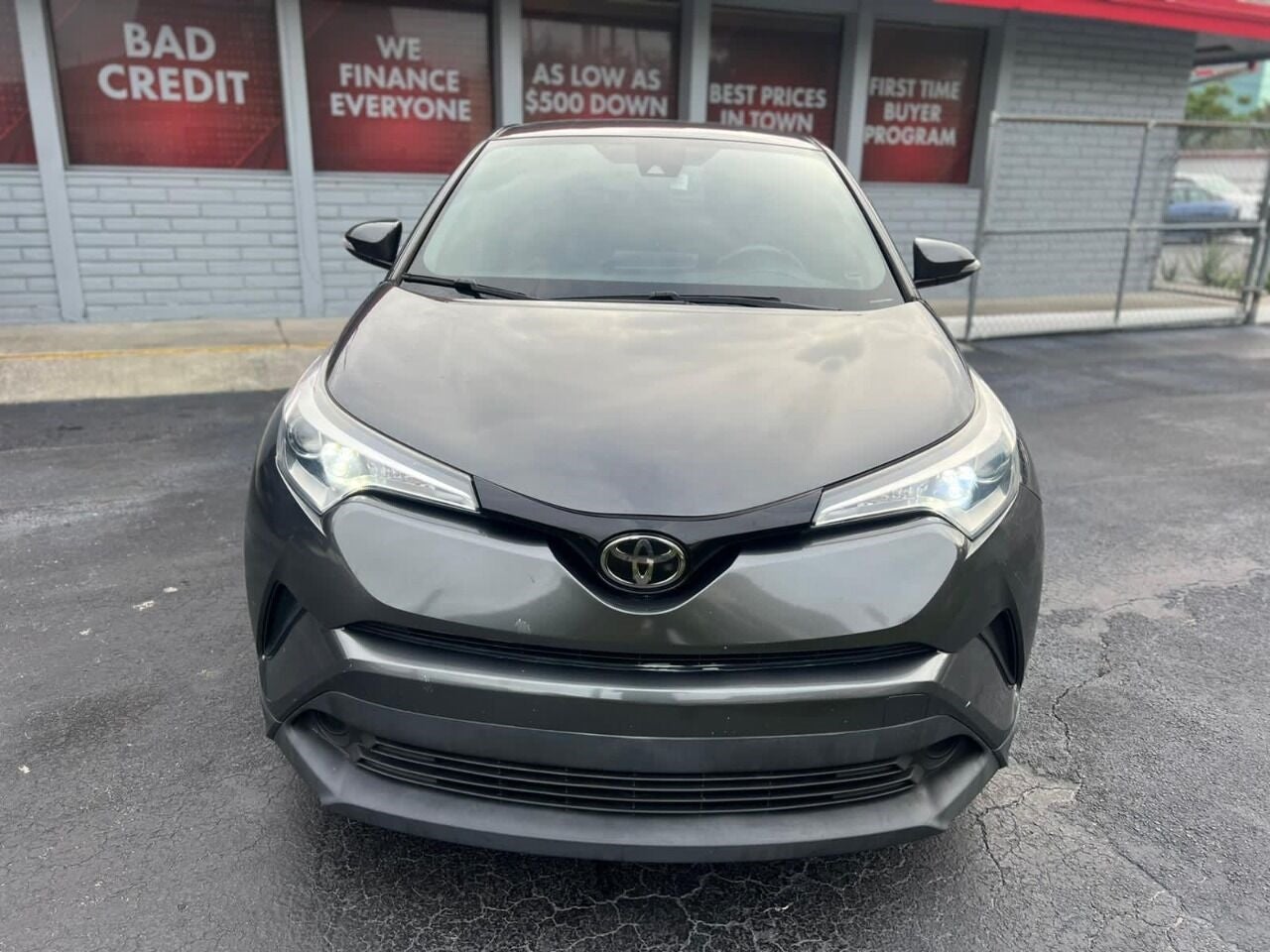 2018 Toyota C-HR XLE 4dr Crossover